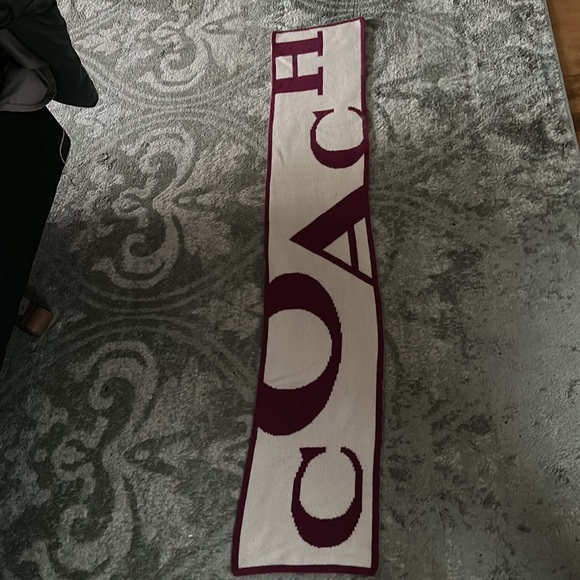 Coach Scarf - Picture 2 of 4